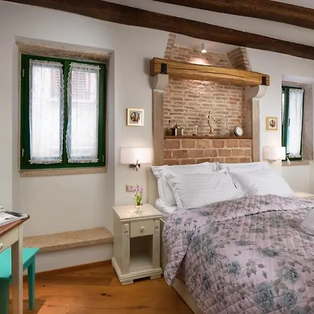 Monterosso Center 罗维尼