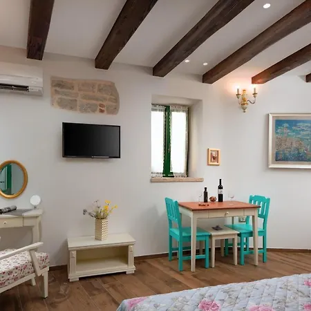 Monterosso Center Rovigno